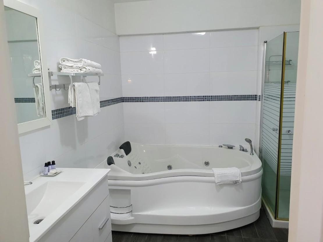 Sharvit Hakesem Villa Livnim ภายนอก รูปภาพ