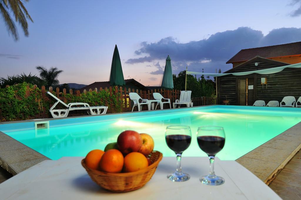 Sharvit Hakesem Villa Livnim ภายนอก รูปภาพ